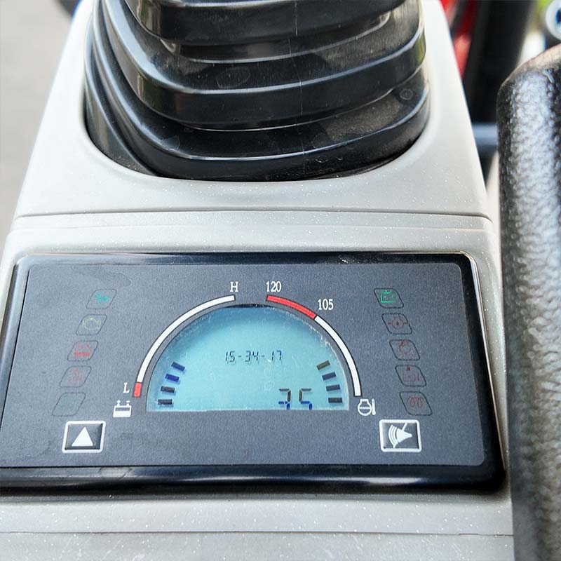 csgw 12q compact excavator digital dashboard controls CSGW-12Q 1.2Ton Mini Excavator - Image 4