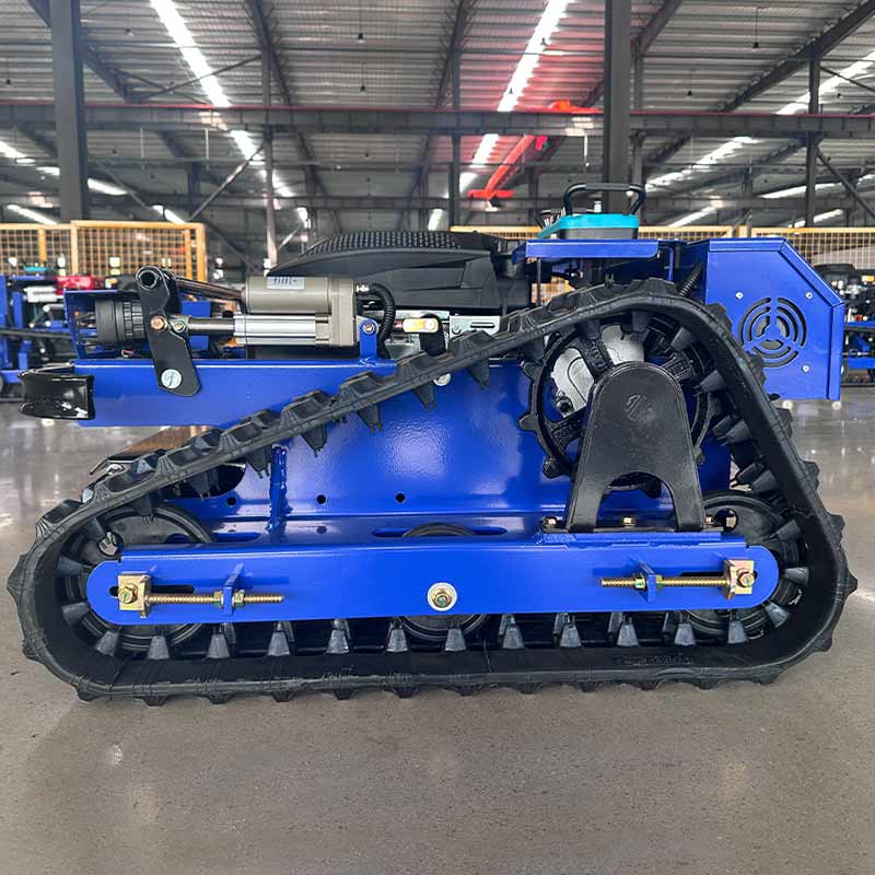 csj ql600 rc track mower workshop rear CSJ-QL600 Crawler Lawn Mower - Image 6