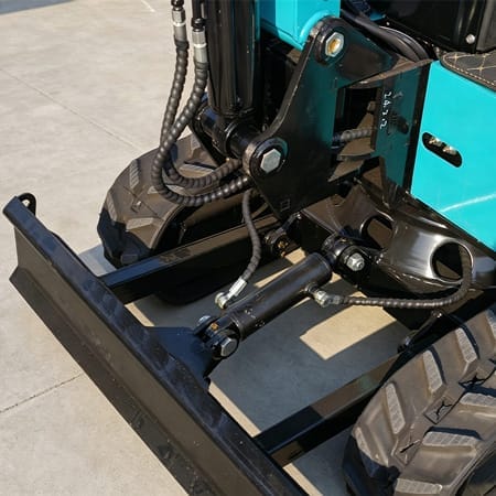 1.2 ton compact excavator digging bucket detail CSGW-12K Mini Excavator - Image 5