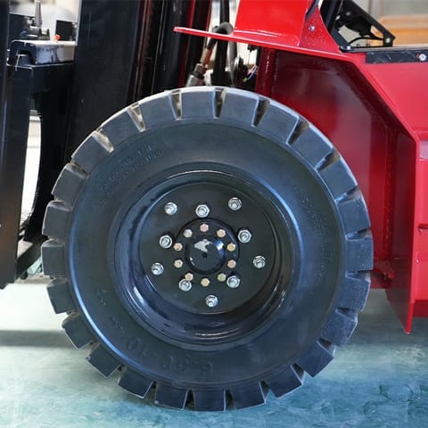 csdf 15 electric forklift tire chassis detail CSDF-15 1.5Ton Electric Forklift - Image 2