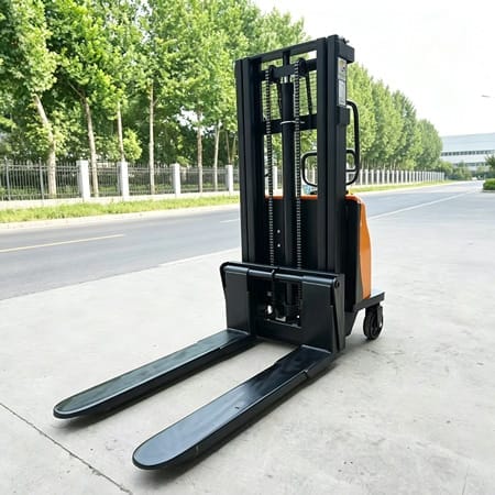 cshf bb10 semi electric stacker outdoor view cshf bb10 semi electric stacker outdoor view