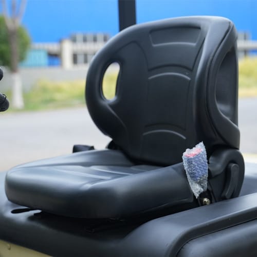 cshz 15 electric counterbalance forklift seat view CSHZ-15 1.5Ton Electric Forklift - Image 3