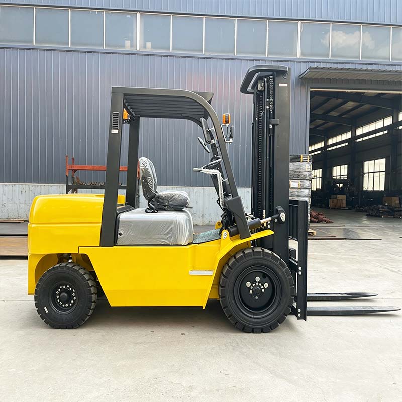 csqd 40 4.0 ton diesel forklift outdoor operation CSQD-40 4.0Ton Diesel Forklift Truck - Image 2