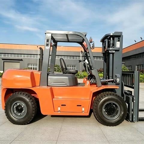 csqd 70 7 ton diesel powered forklift side profile CSQD-70 7.0Ton Diesel Forklift Truck - Image 2